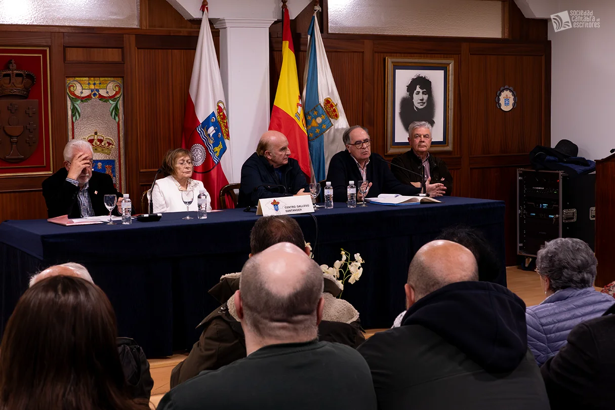 Los presidentes debatieron los últimos 25 años de la Sociedad Cántabra de Escritores constituida el 27 de enero de 2001